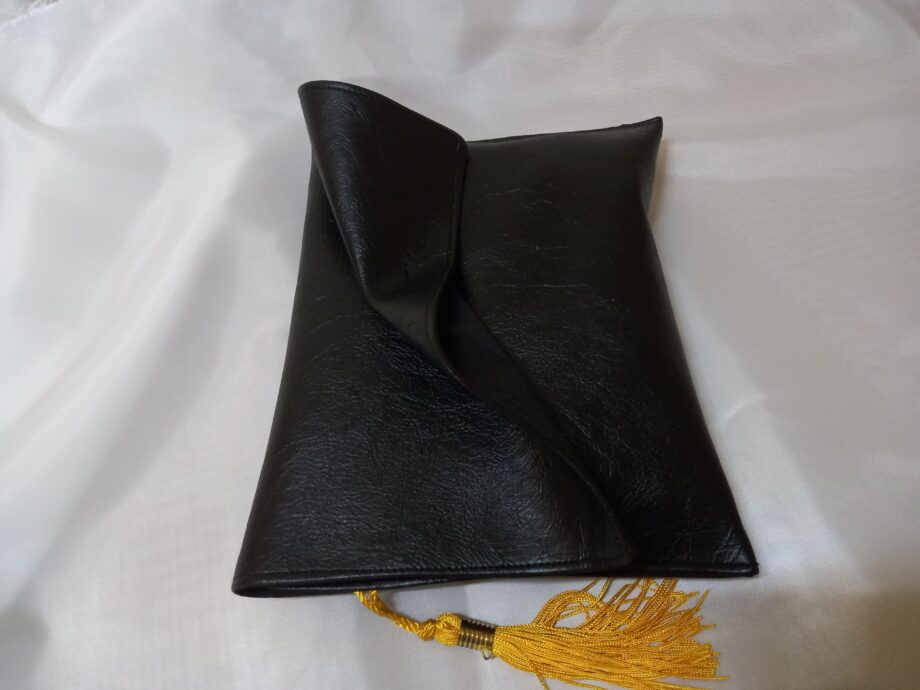 Leatherette clutch purse with linen lining